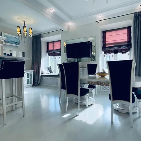 Luxury Design Apartments In The Center Of Kiev Exterior photo