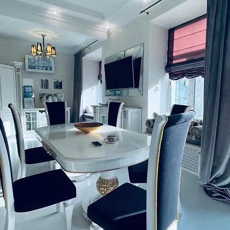 Luxury Design Apartments In The Center Of Kiev Exterior photo