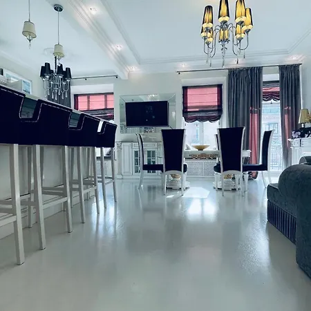 Luxury Design Apartments In The Center Of Kiev Exterior photo
