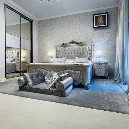 Luxury Design Apartments In The Center Of Kiev Exterior photo