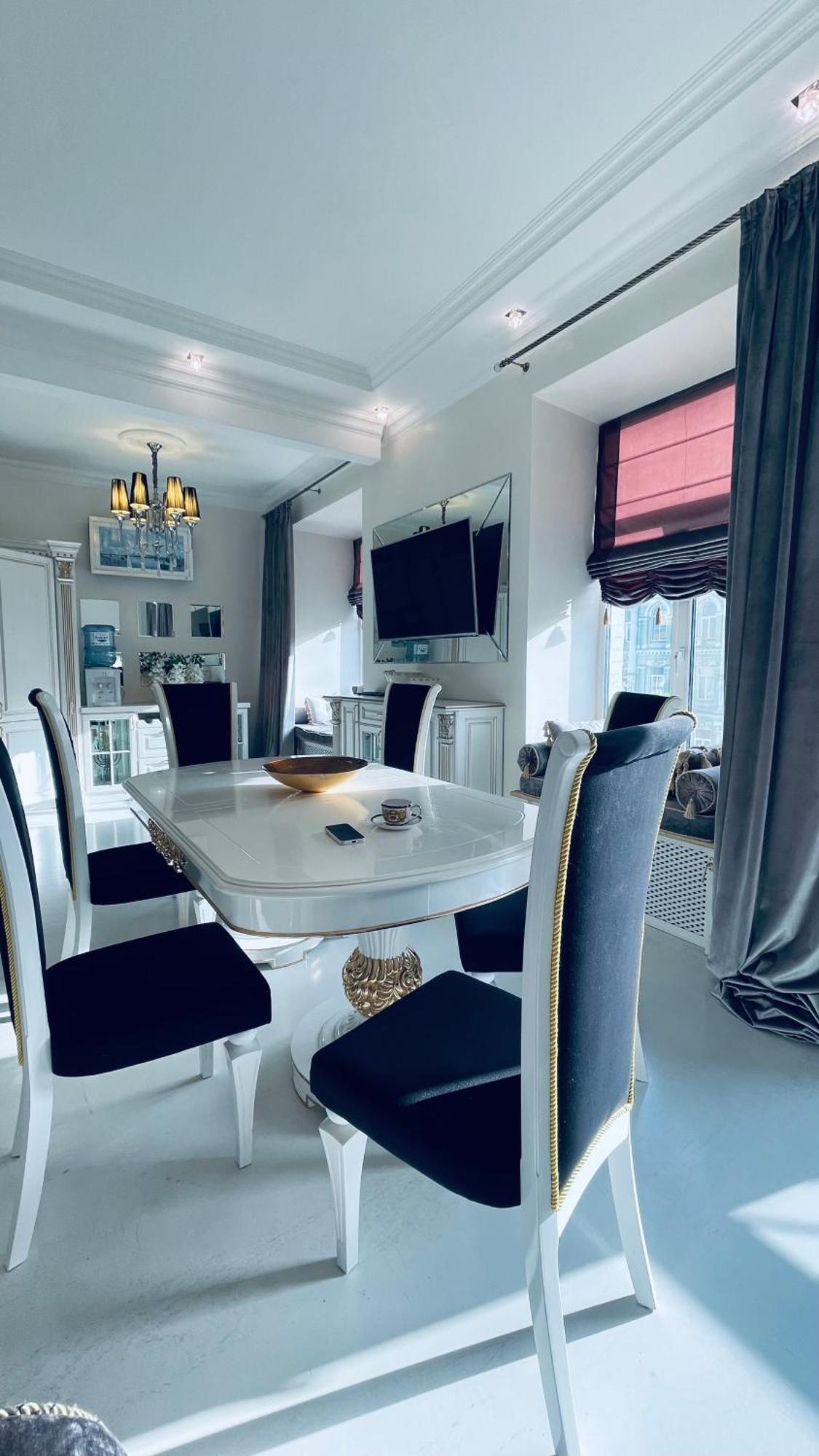 Luxury Design In The Center Of * Kyiv