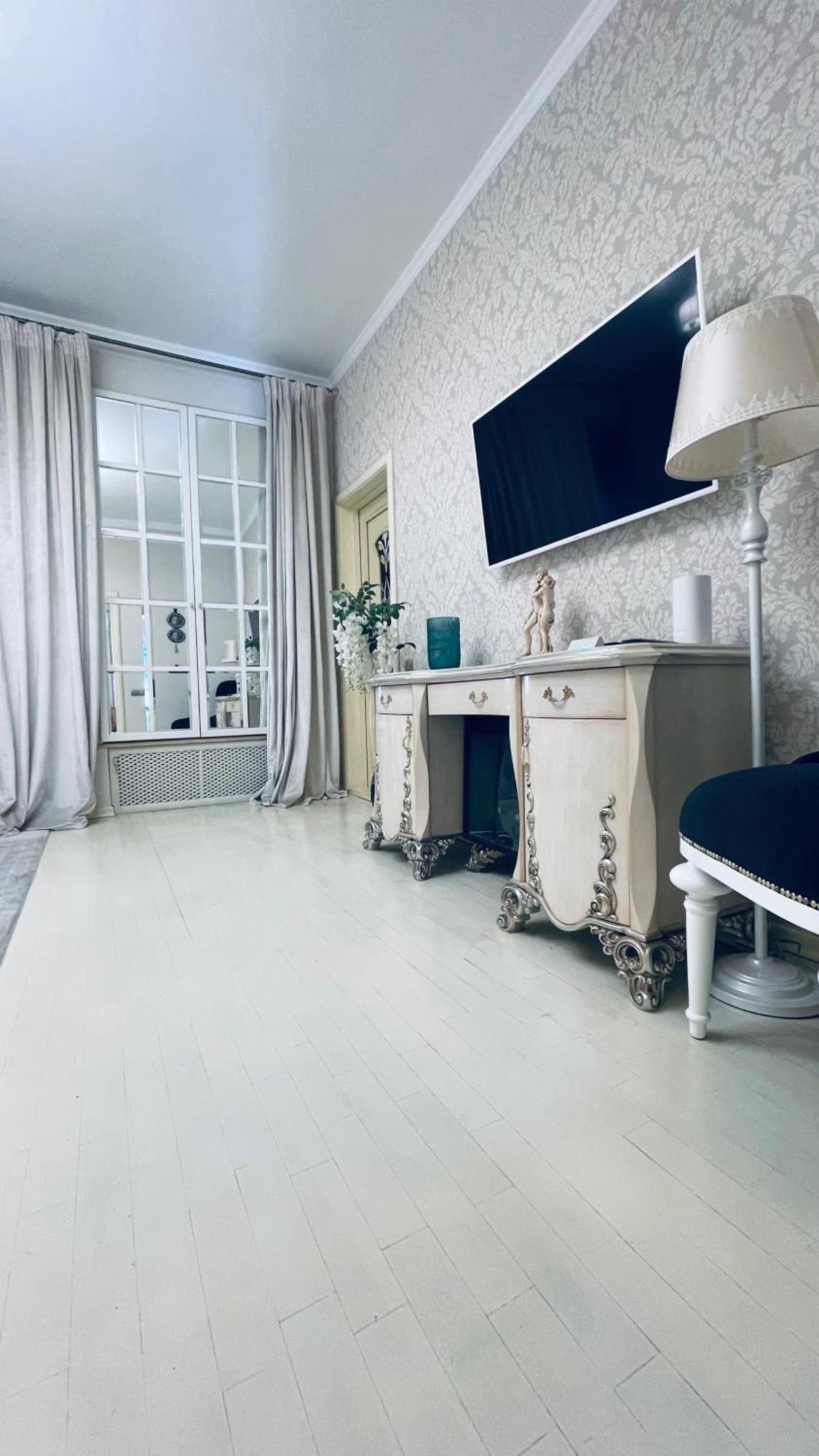 Luxury Design In The Center Of Apartment *