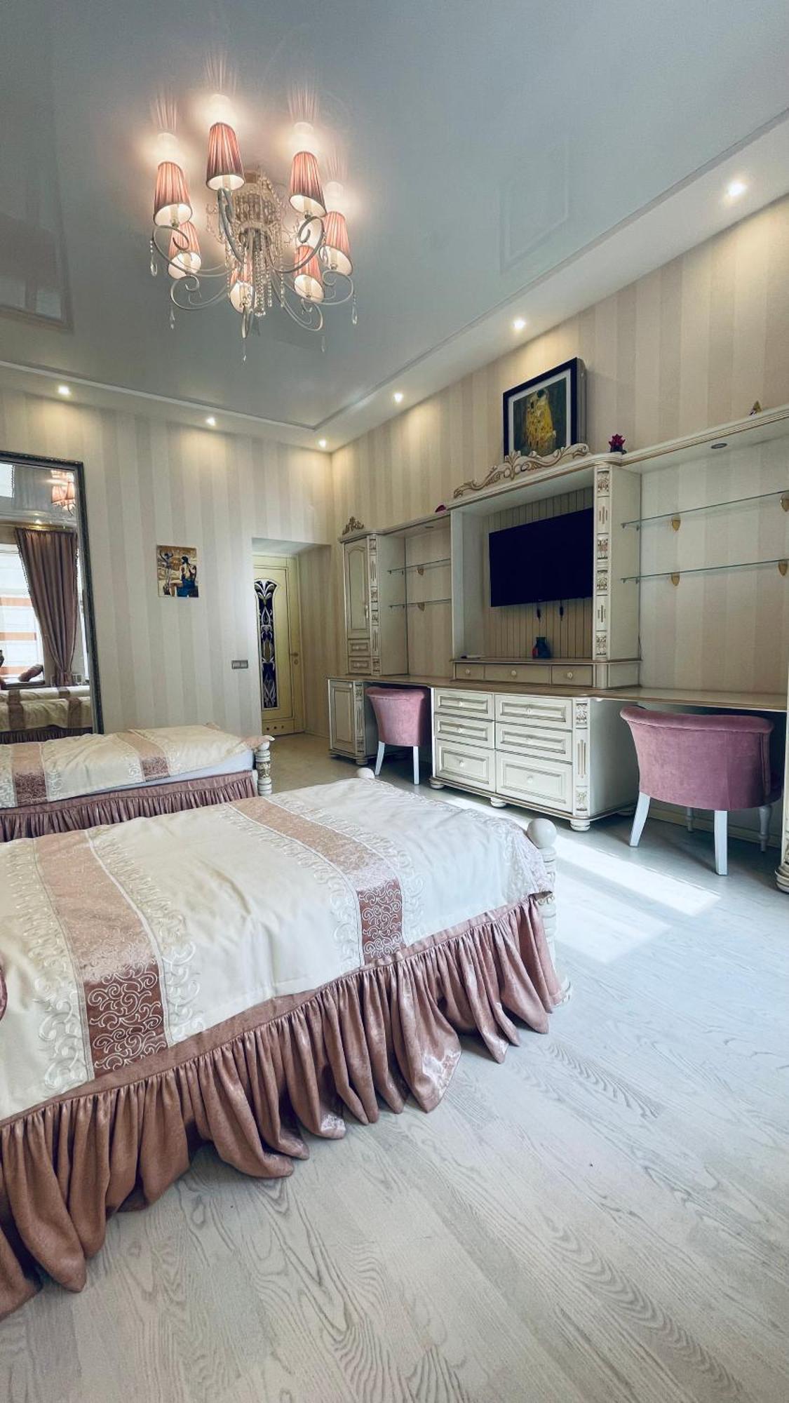 Apartment Luxury Design In The Center Of