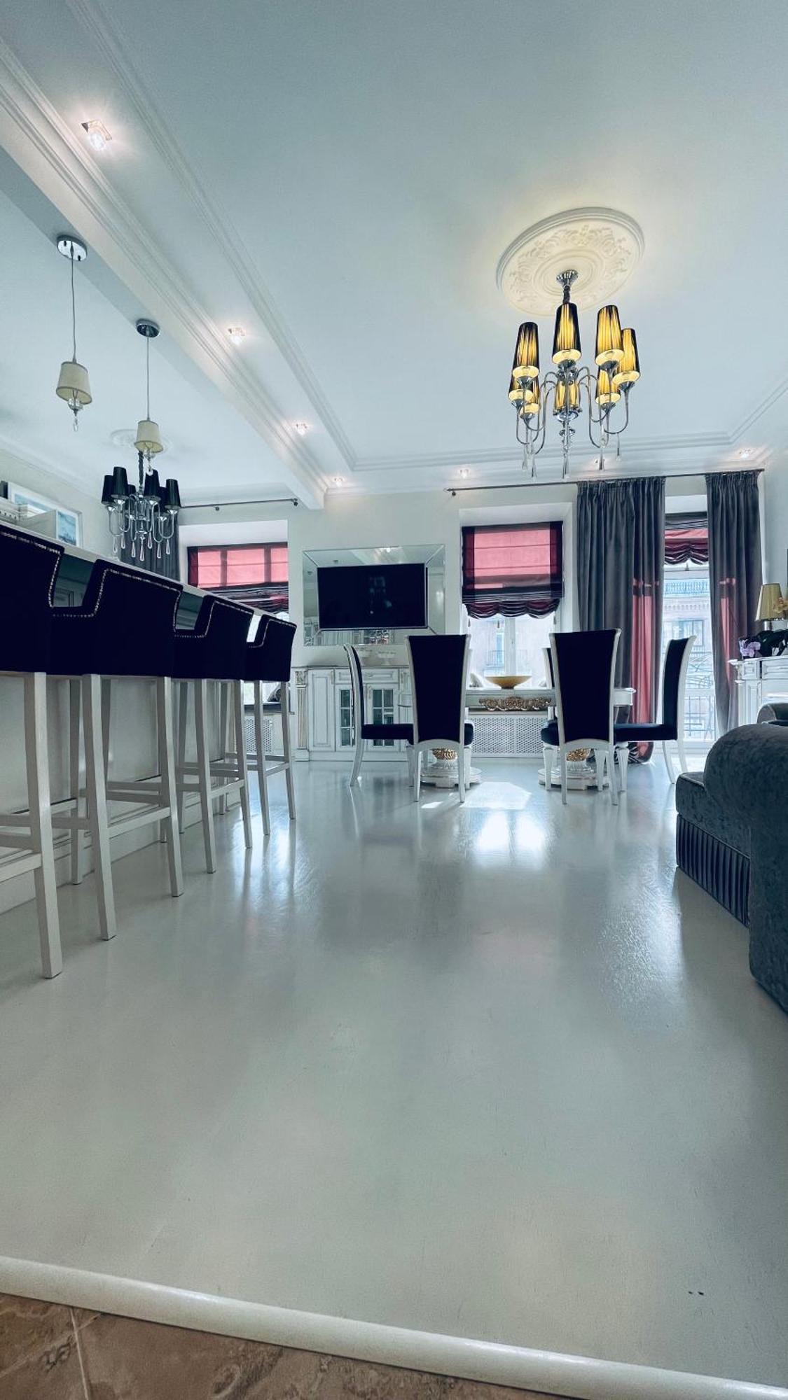 Luxury Design In The Center Of Apartament