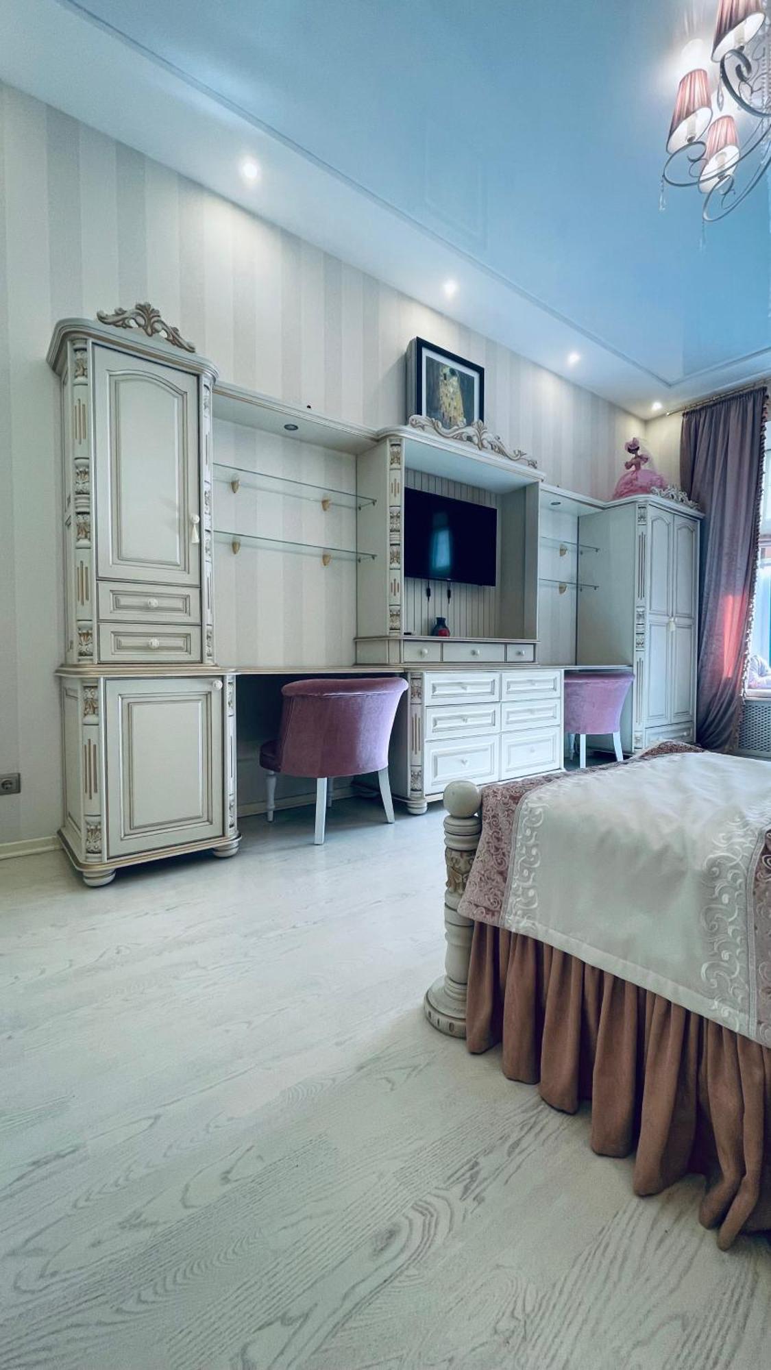 Luxury Design In The Center Of Kijów